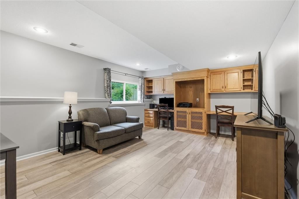 13710 Hunter Drive — photo 26