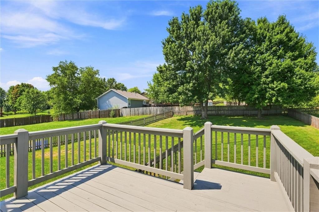 13710 Hunter Drive — photo 32