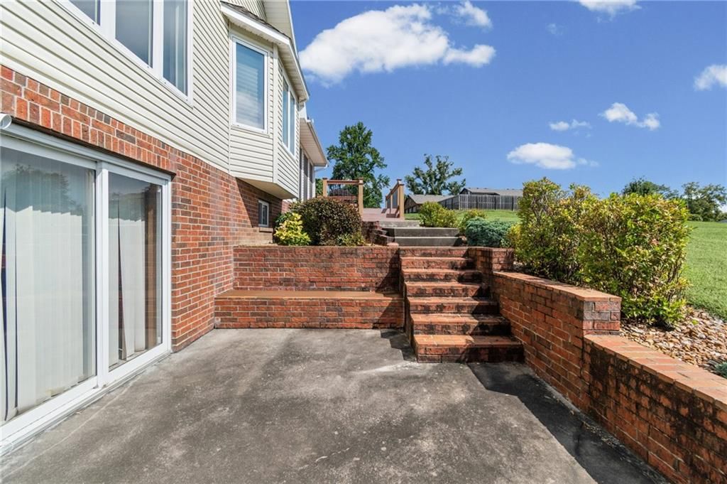 111 Walnut Drive — photo 44