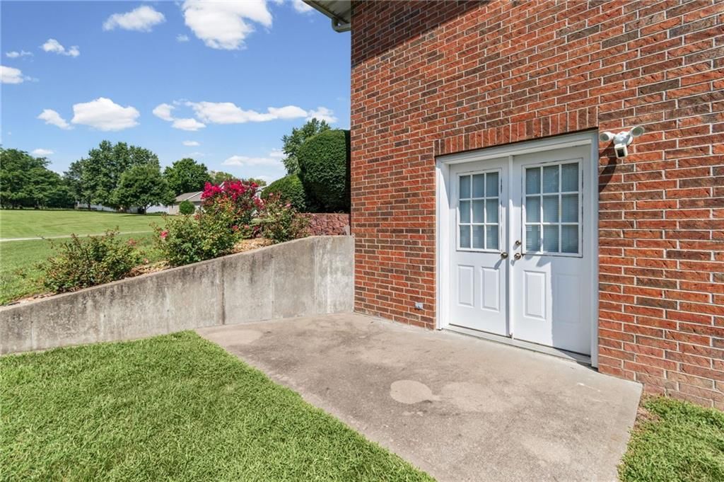111 Walnut Drive — photo 46