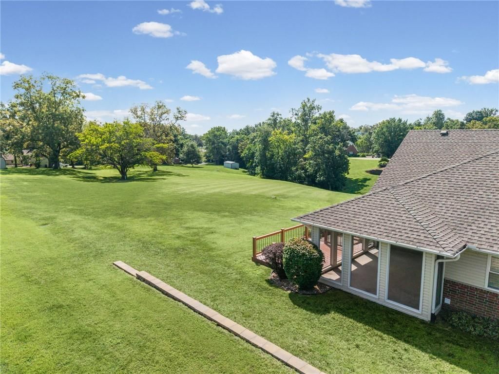 111 Walnut Drive — photo 48