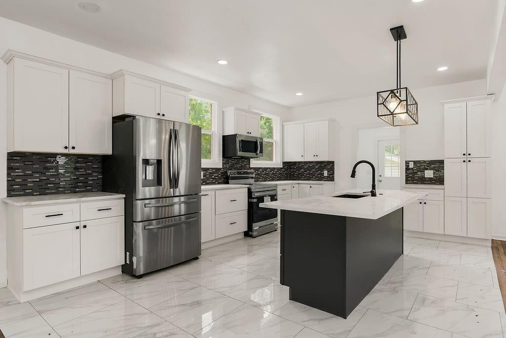 3128 SW Summit Trafficway — photo 8