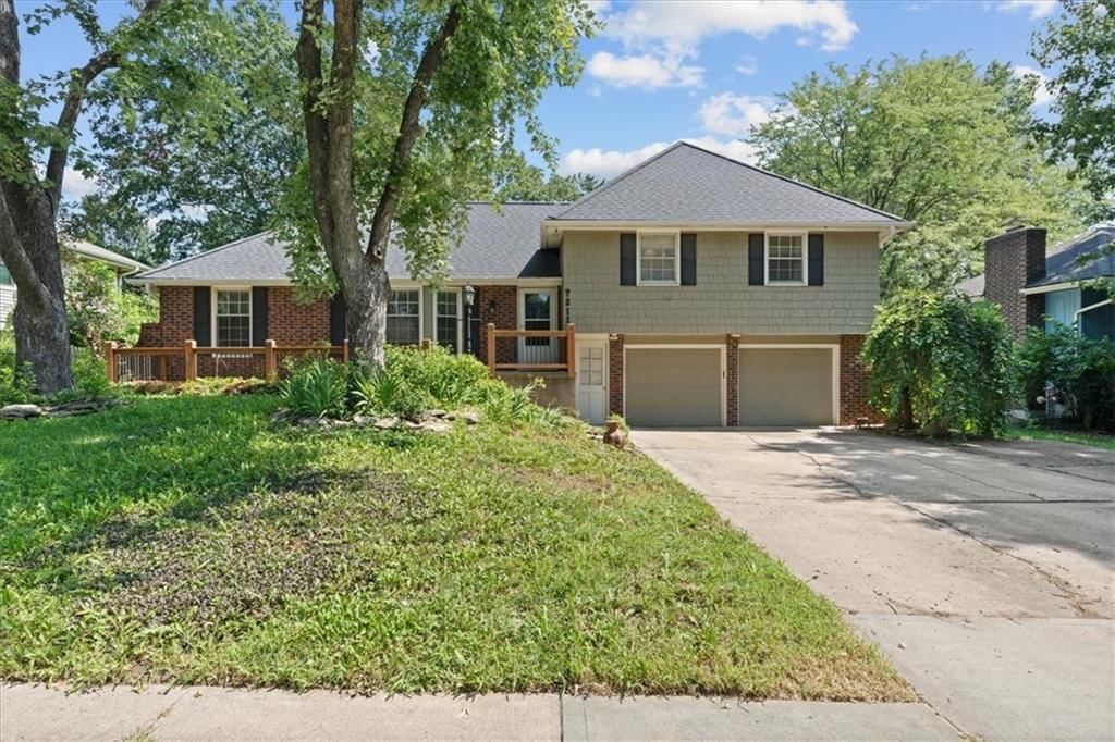 7211 N HIGHLAND Avenue — photo 1