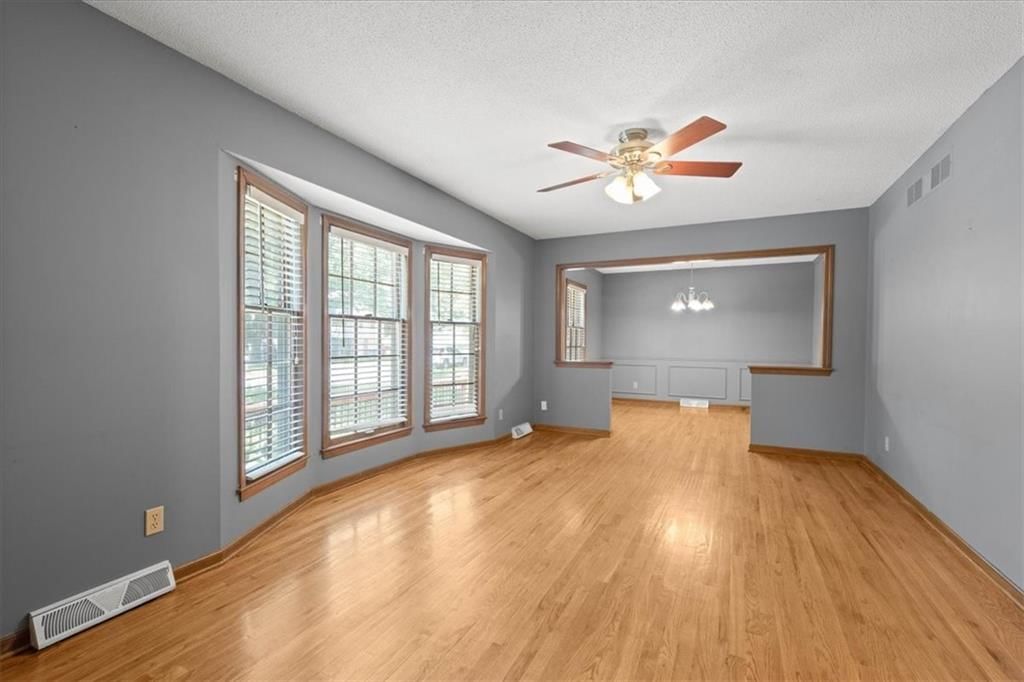 7211 N HIGHLAND Avenue — photo 6