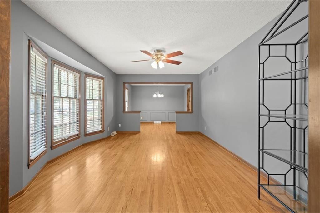 7211 N HIGHLAND Avenue — photo 8