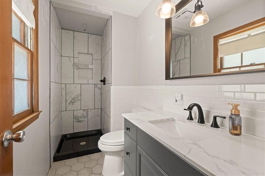 7211 N HIGHLAND Avenue — photo 24