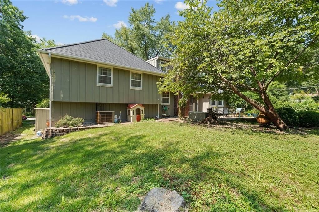 7211 N HIGHLAND Avenue — photo 31