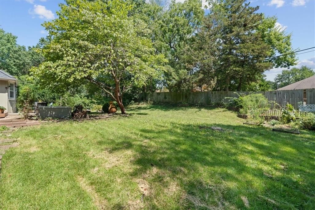 7211 N HIGHLAND Avenue — photo 33