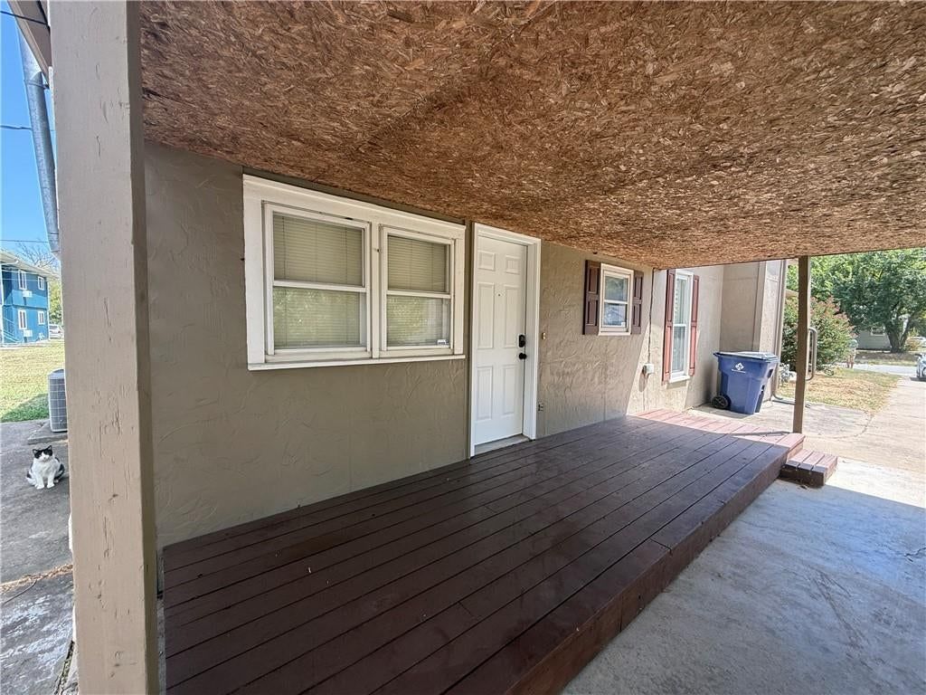 706 W 1st Street — photo 19