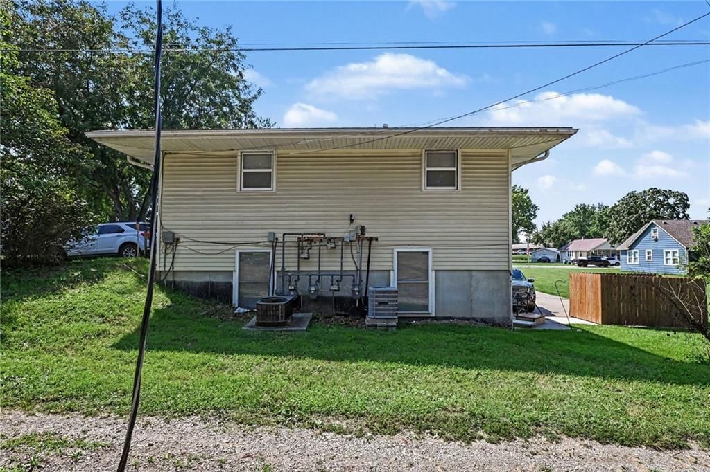 115 W Orchard Street — photo 13