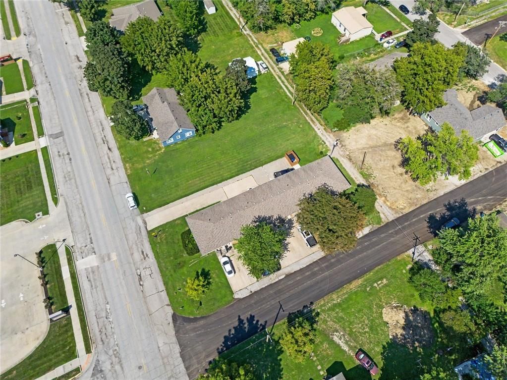 115 W Orchard Street — photo 17