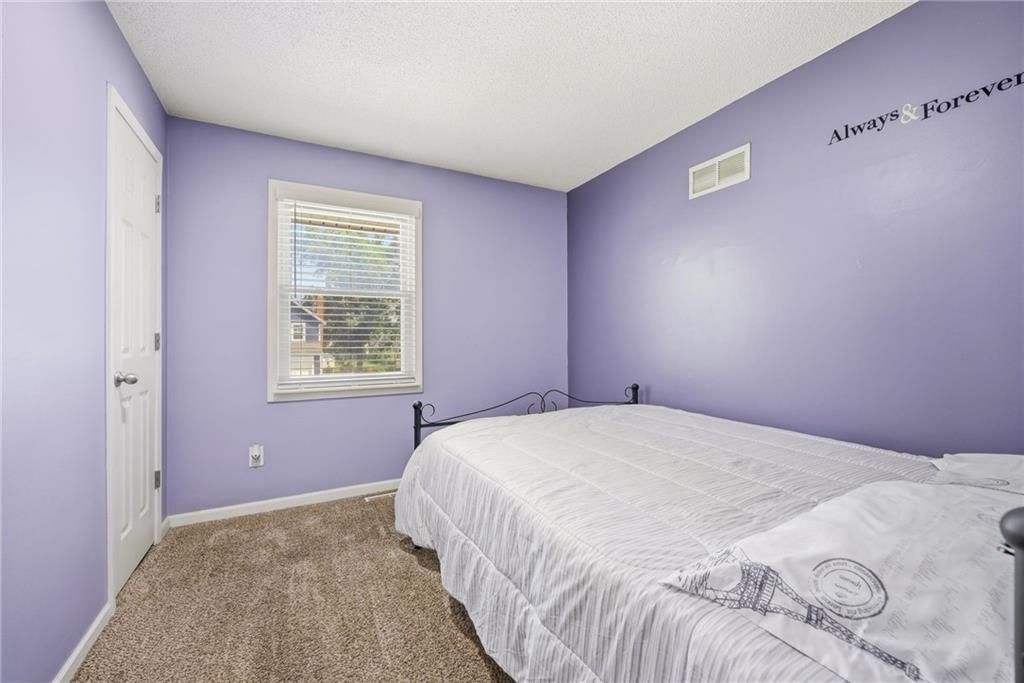 2033 E WYANDOTTE Street — photo 12