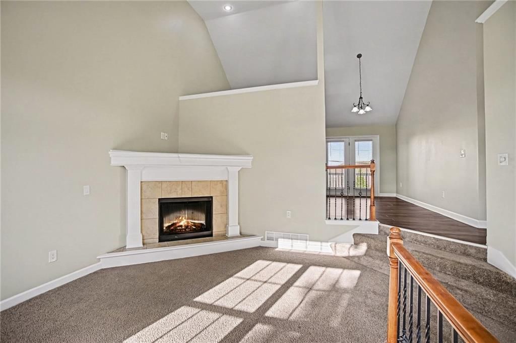 Photo 4 of 33 - 9218 N Kirkwood Avenue, Kansas City, MO 64154