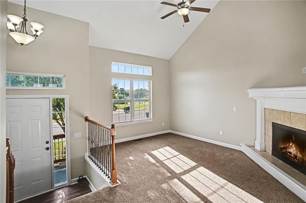 Photo 5 of 33 - 9218 N Kirkwood Avenue, Kansas City, MO 64154