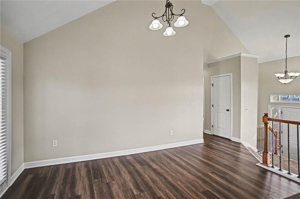 Photo 8 of 33 - 9218 N Kirkwood Avenue, Kansas City, MO 64154