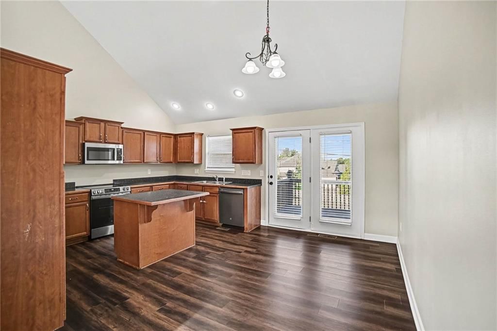 Photo 11 of 33 - 9218 N Kirkwood Avenue, Kansas City, MO 64154