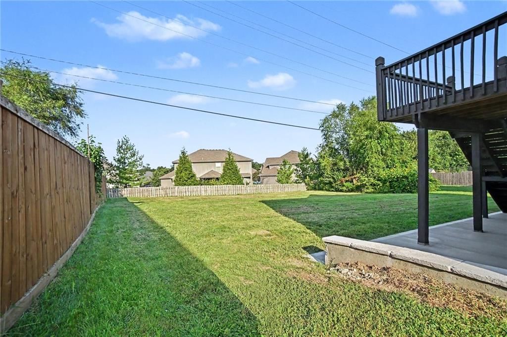 Photo 26 of 33 - 9218 N Kirkwood Avenue, Kansas City, MO 64154