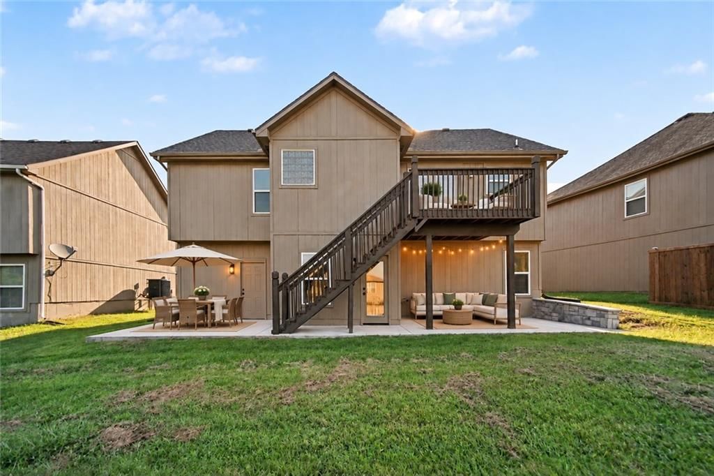 Photo 29 of 33 - 9218 N Kirkwood Avenue, Kansas City, MO 64154