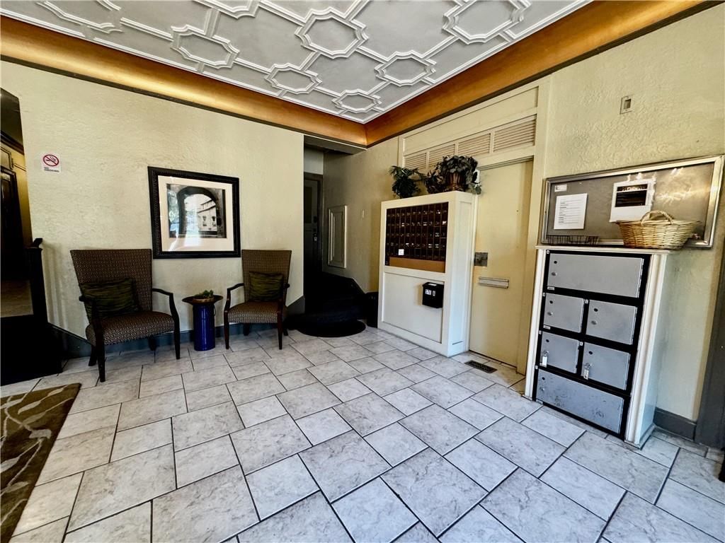 323 E Emanuel Cleaver II Boulevard — photo 5