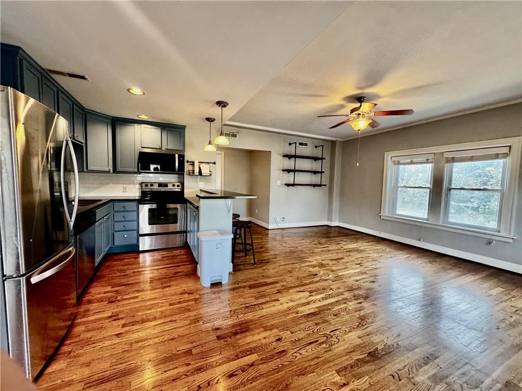 323 E Emanuel Cleaver II Boulevard — photo 9