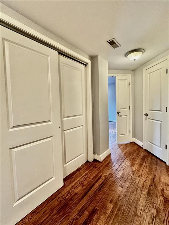 323 E Emanuel Cleaver II Boulevard — photo 16