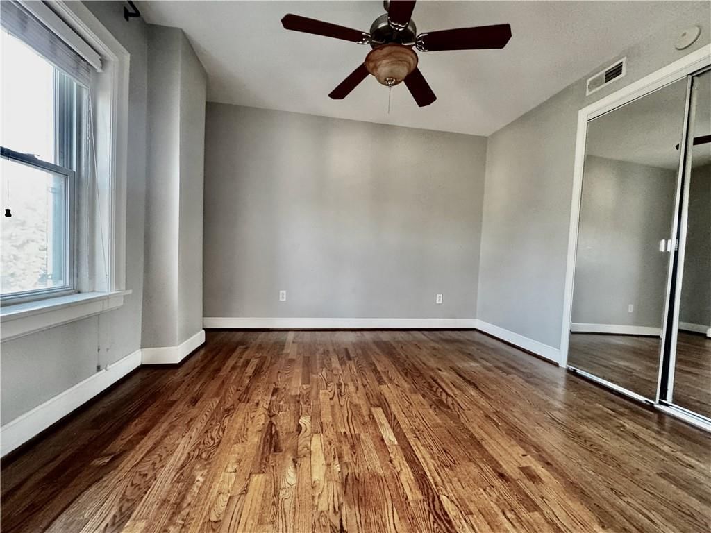 323 E Emanuel Cleaver II Boulevard — photo 30