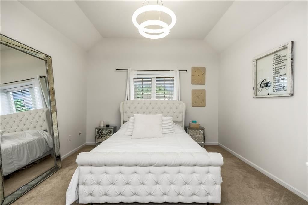 Photo 28 of 45 - 2413 SW Regency Drive, Lee's Summit, MO 64082