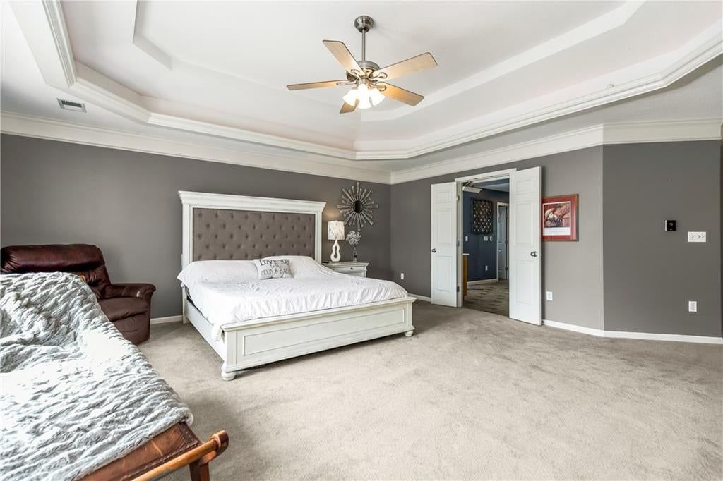 Photo 23 of 45 - 2413 SW Regency Drive, Lee's Summit, MO 64082