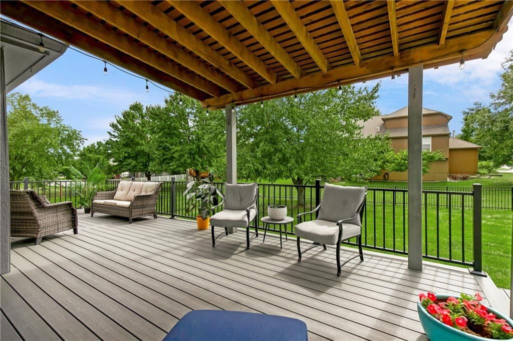 Photo 5 of 45 - 2413 SW Regency Drive, Lee's Summit, MO 64082
