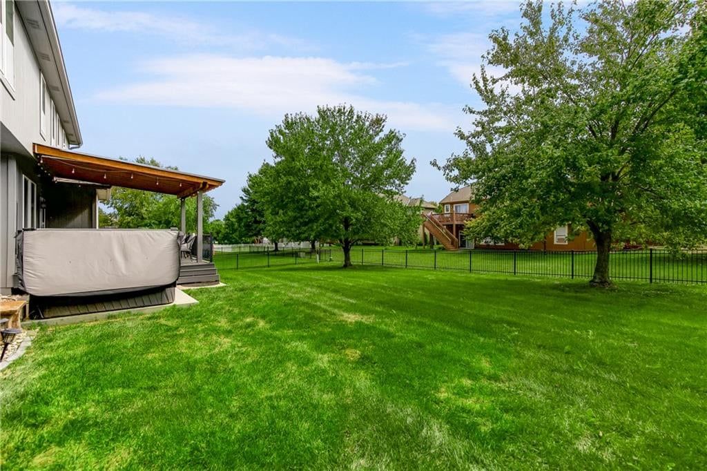 Photo 36 of 45 - 2413 SW Regency Drive, Lee's Summit, MO 64082