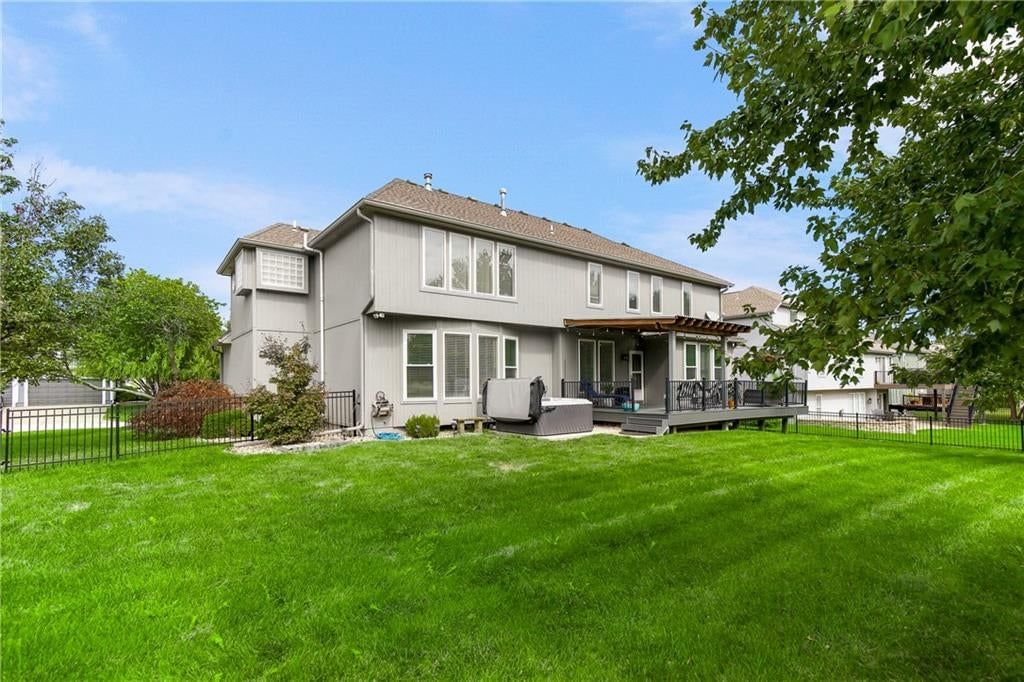 Photo 37 of 45 - 2413 SW Regency Drive, Lee's Summit, MO 64082