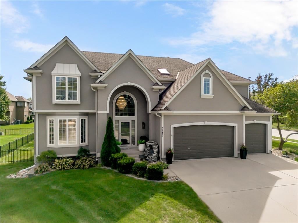 Photo 39 of 45 - 2413 SW Regency Drive, Lee's Summit, MO 64082