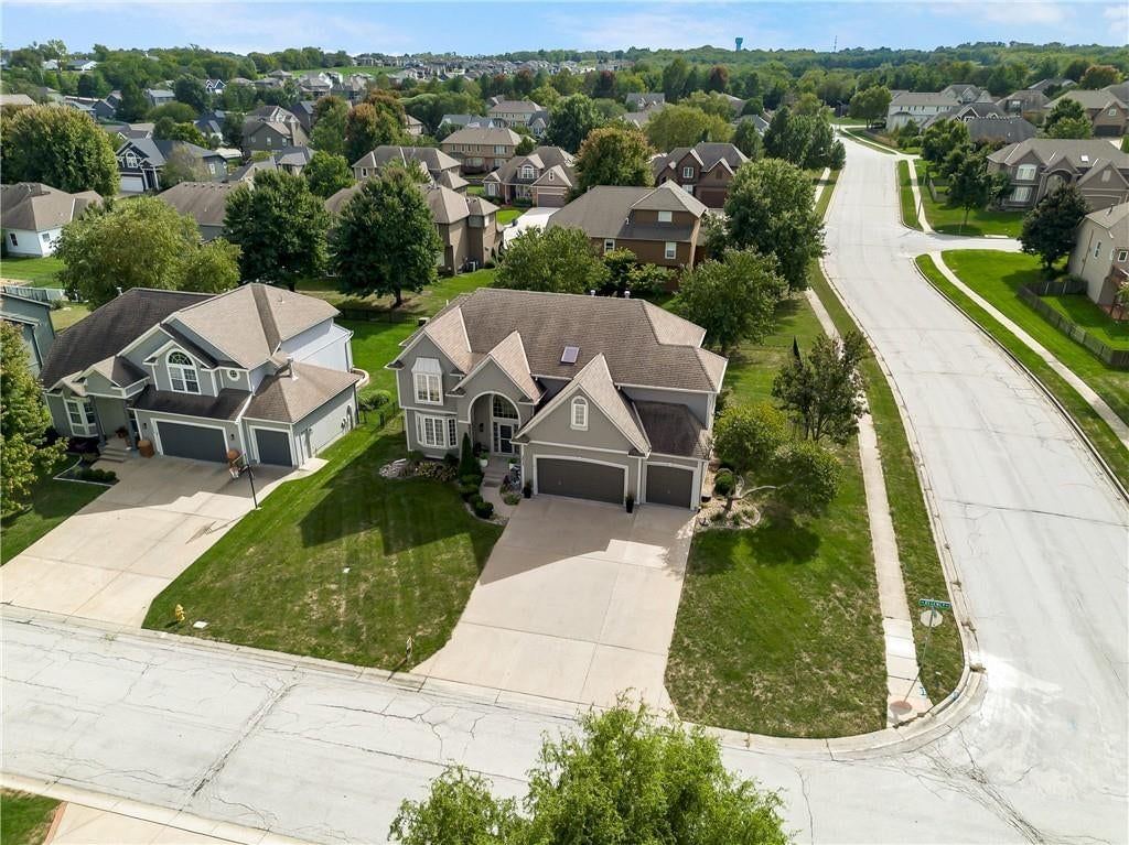 Photo 42 of 45 - 2413 SW Regency Drive, Lee's Summit, MO 64082