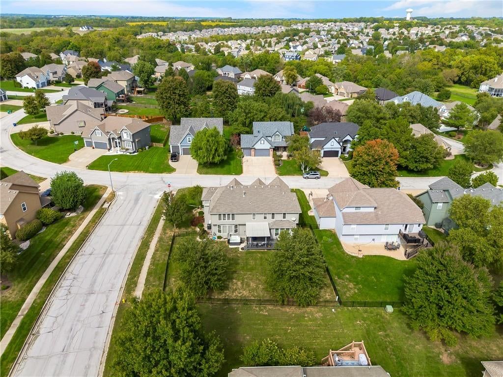 Photo 43 of 45 - 2413 SW Regency Drive, Lee's Summit, MO 64082