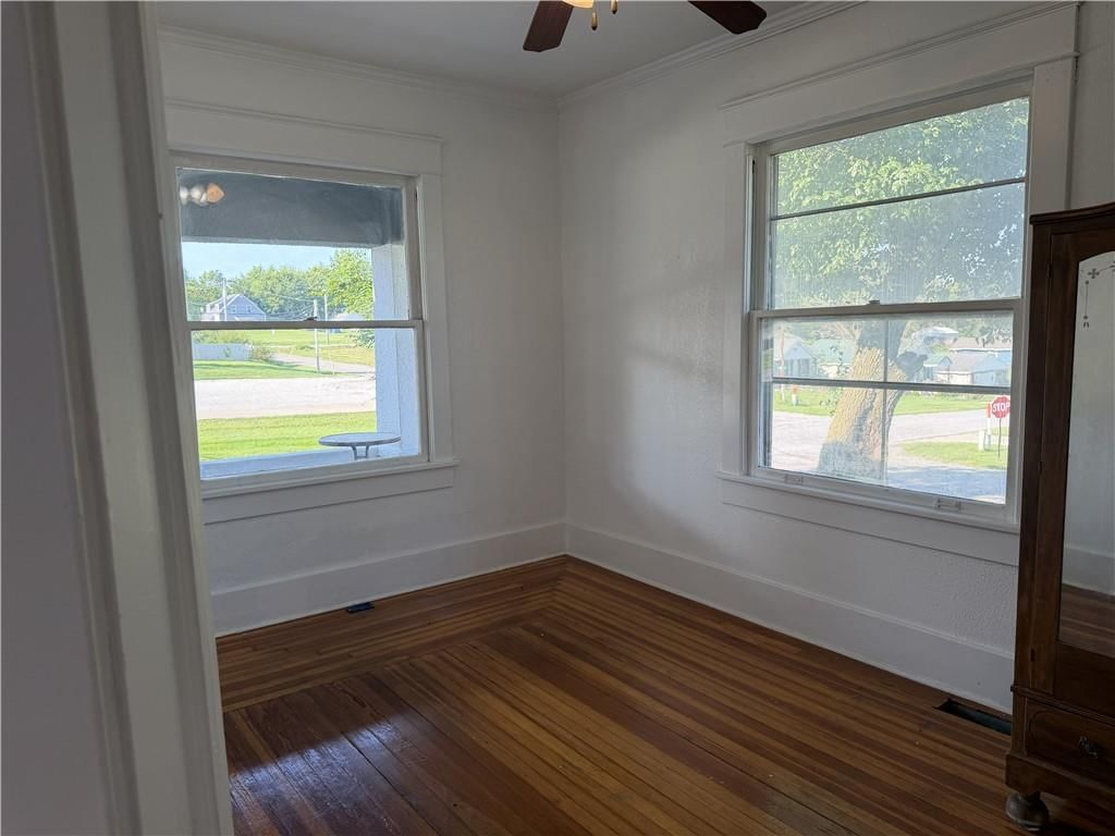 311 W Grand Street — photo 9