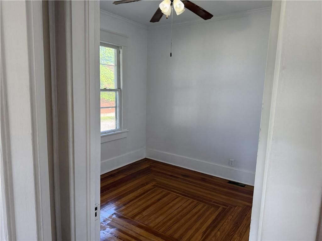 311 W Grand Street — photo 10
