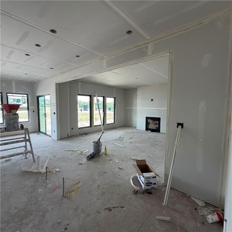 Photo 4 of 12 - 2363 Foxtail Drive, Kearney, MO 64060