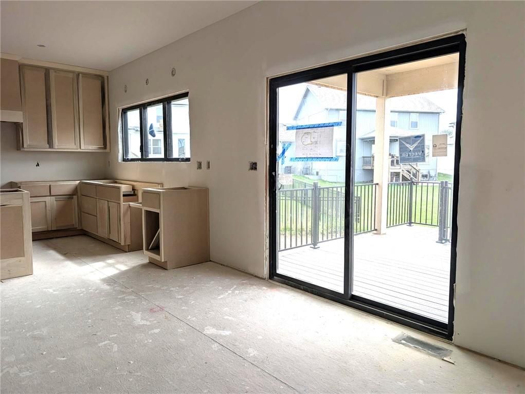 Photo 6 of 25 - 7801 NE 103rd Terrace, Kansas City, MO 64057
