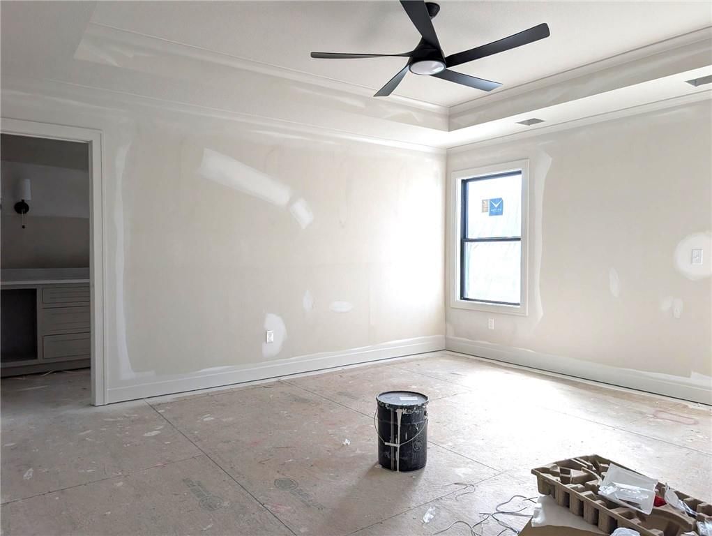 Statement lighting at 7801 NE 103rd Terrace, Kansas City, MO 64057