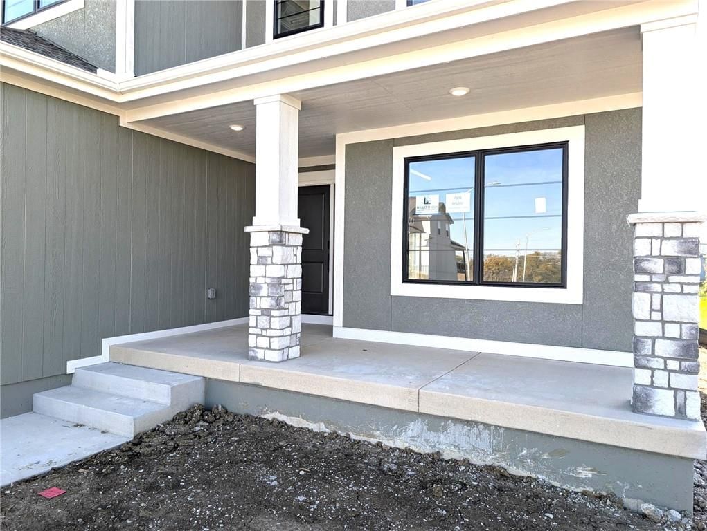 7801 NE 103rd Terrace, Kansas City, MO: listing photo 2
