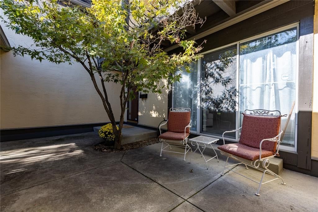 Photo 5 of 37 - 10804 Glenwood Street, Overland Park, KS 66211