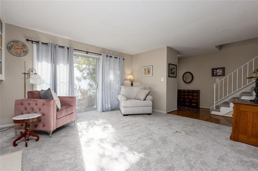 Open floor plan at 10804 Glenwood Street, Overland Park, KS 66211
