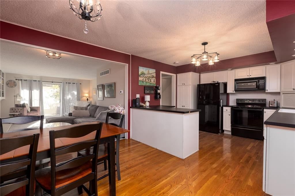 Photo 13 of 37 - 10804 Glenwood Street, Overland Park, KS 66211