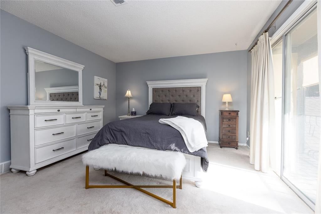 Photo 24 of 37 - 10804 Glenwood Street, Overland Park, KS 66211