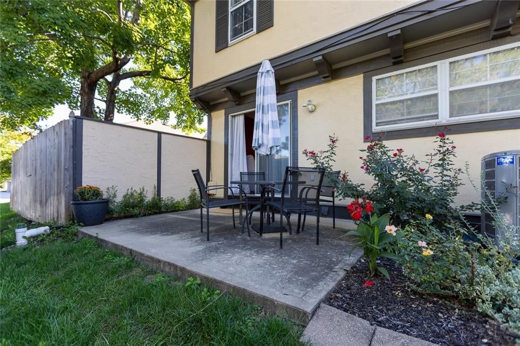 Photo 36 of 37 - 10804 Glenwood Street, Overland Park, KS 66211