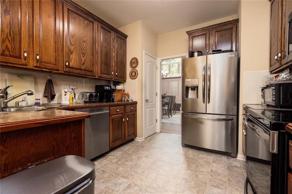 Photo 10 of 33, 4304 NE 73rd Street, Kansas City, MO 64158
