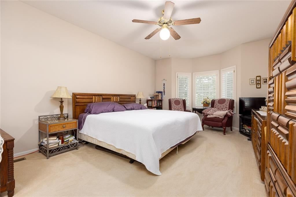 Photo 13 of 33 - 4304 NE 73rd Street, Kansas City, MO 64158
