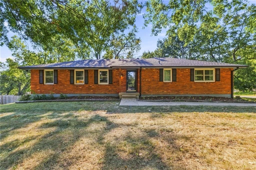 6830 NW Cross Road — photo 1