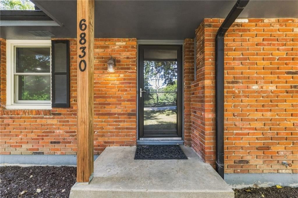 6830 NW Cross Road — photo 3