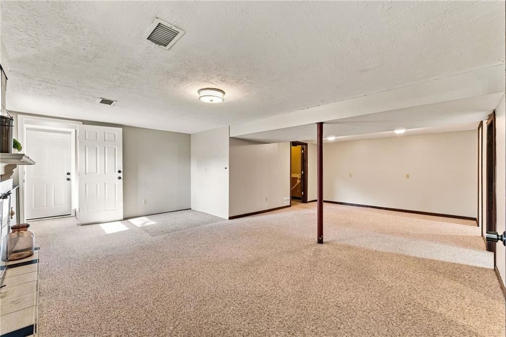 6830 NW Cross Road — photo 31
